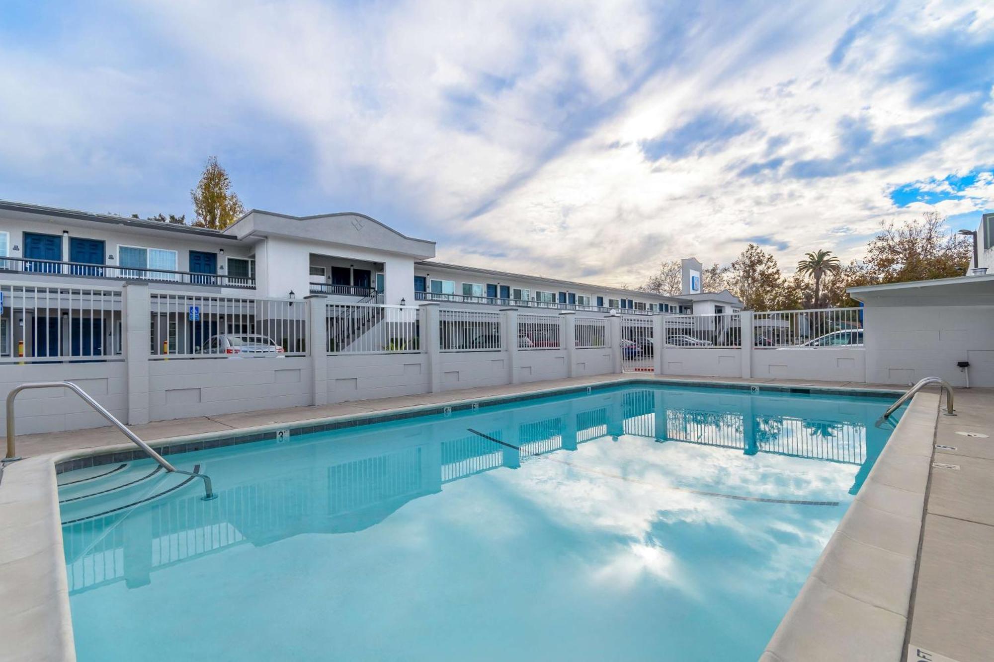 Motel 6-San Jose, Ca - Convention Center Экстерьер фото